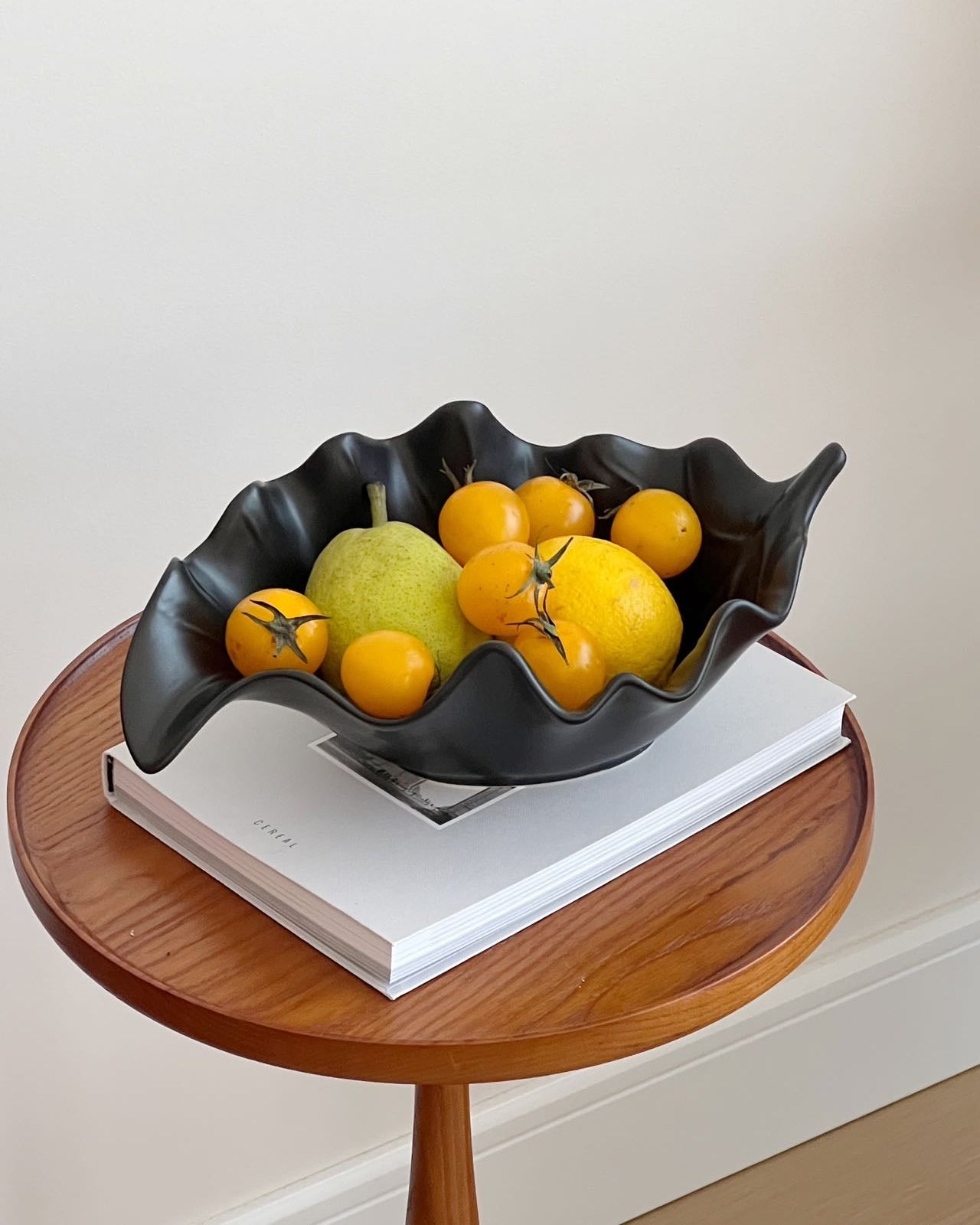 Ripple Leaf Ceramic Tray-1