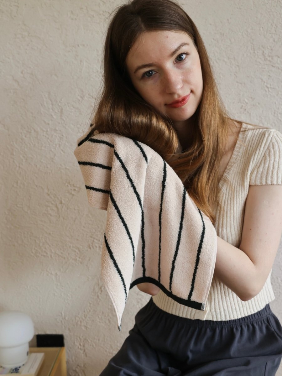 Retro Earthy-tone Pinstripe Bath Towel — 100% Long-Staple Cotton, Soft, Plush & Absorbent-3